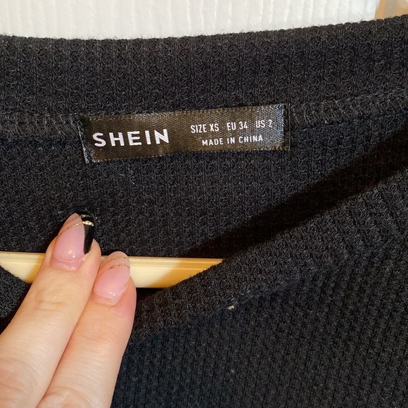 Women’s size s and xs sweater bundle from SHEIN - Picture 3 of 7